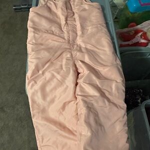 The children’s place size 5 t snowsuit good condition